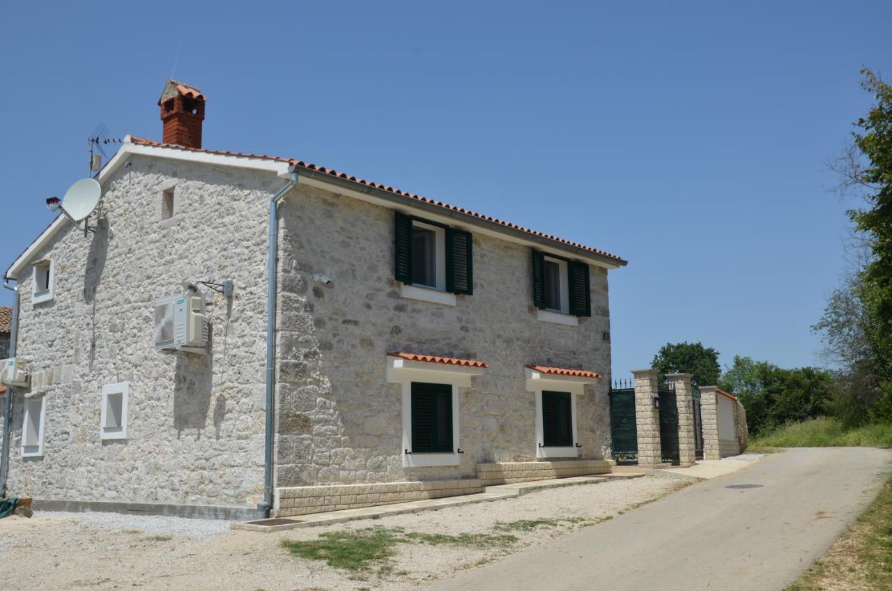 Istrian Stone Lenny Near *